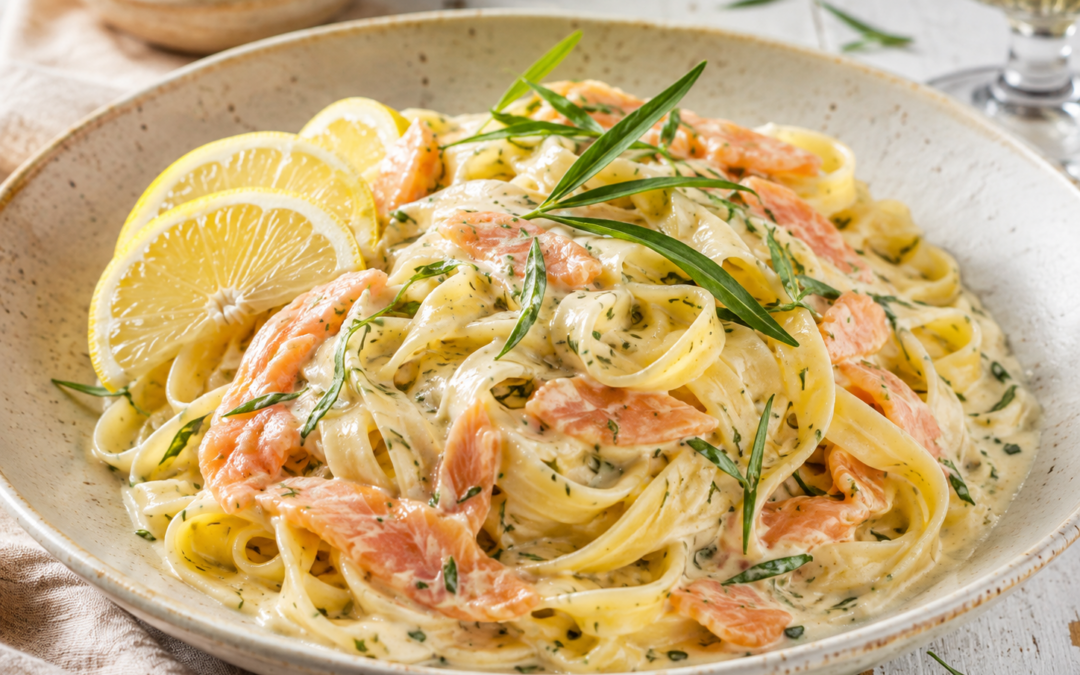Cremige Tagliatelle mit Lachs und Zitrone